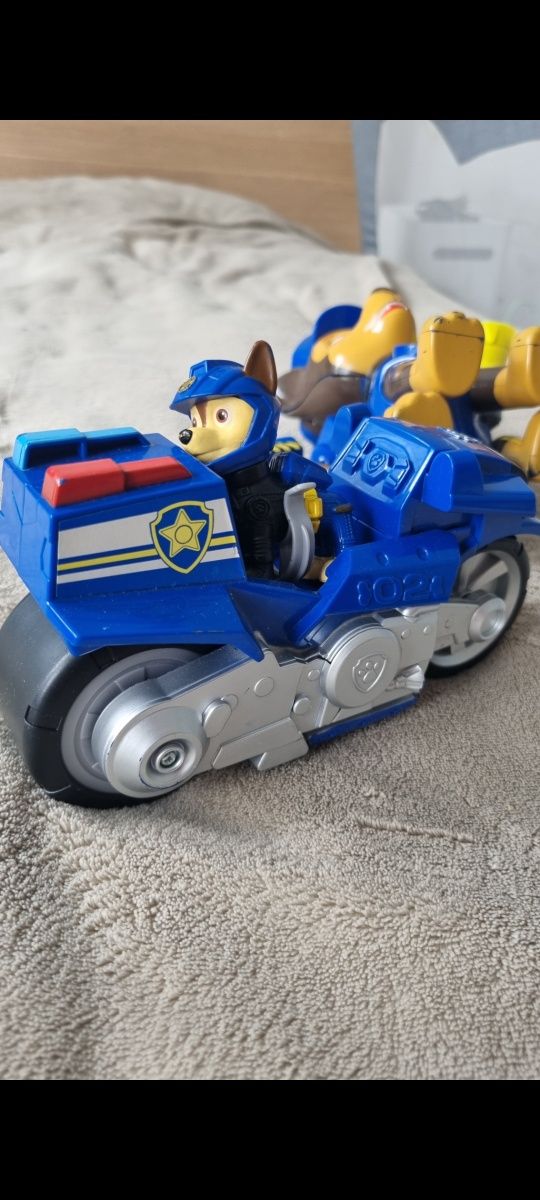 Zestaw Psi Patrol Chase motocykl, 2 pieski, bańki  mydlane