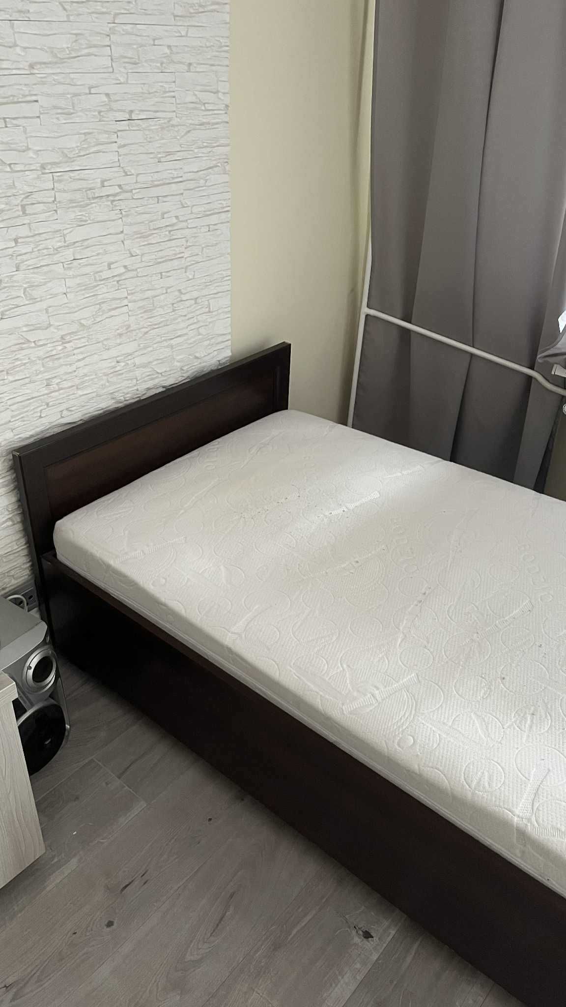 ŁÓŻKO pojedyncze z materacem 90x200
