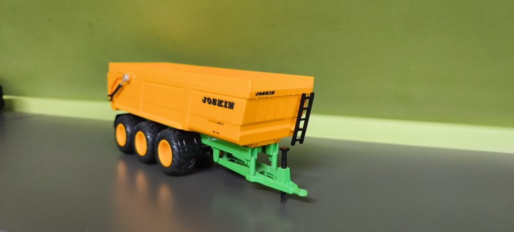 Siku przyczepa joskin 1 32 
Stan bdb
Lecz n