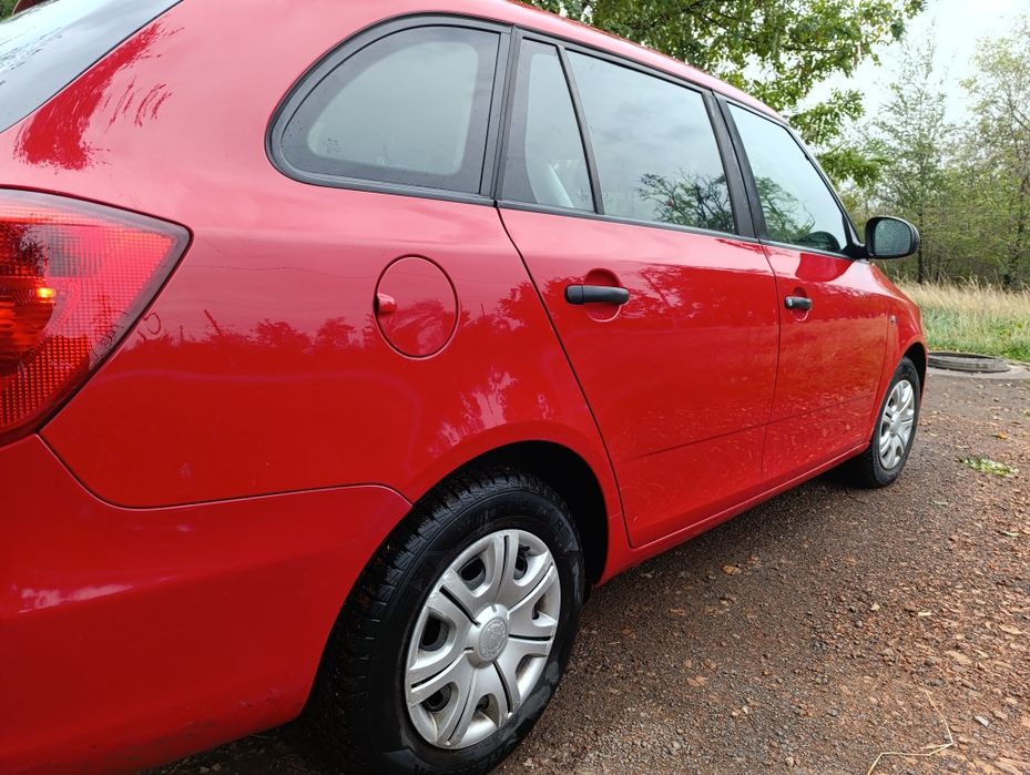 Skoda Fabia 1.6 TDI diesel дизель универсал 2011