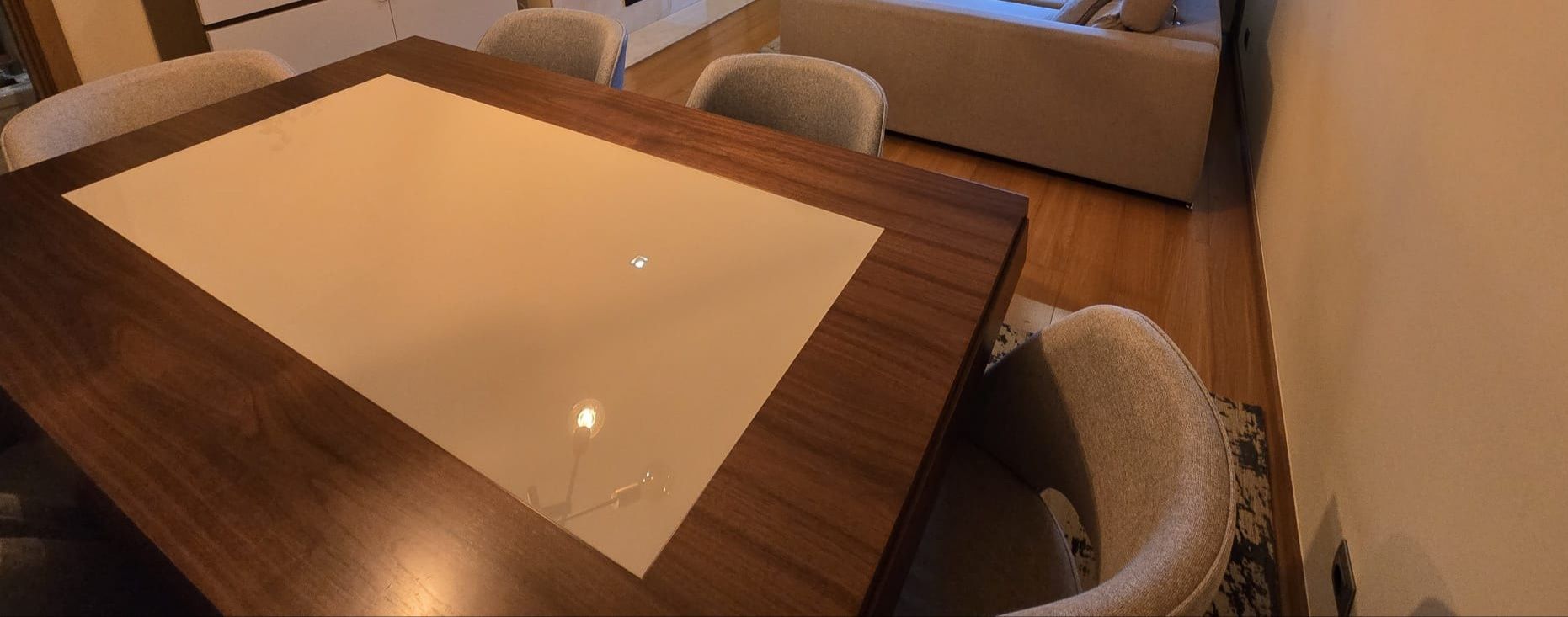 Móveis da sala jantar e de estar