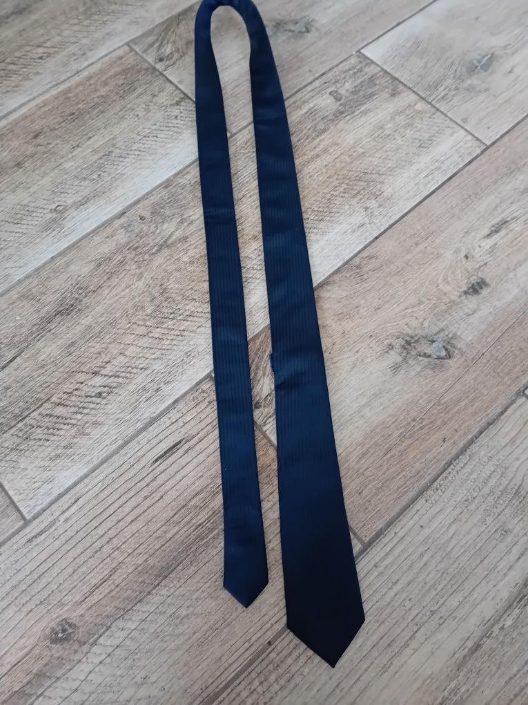 Elegancki świetny krawat męski nowy