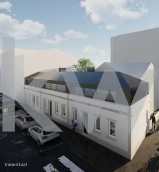 Edifício c/ 3 Moradias para Reconstrução com Licença Paga na Amadora