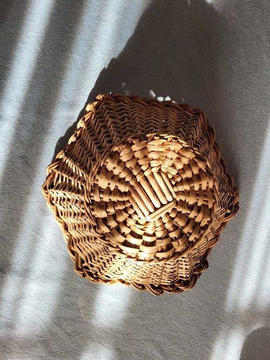 Cesta Hexagonal em Verga