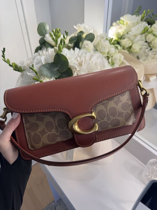 Сумка coach коричневого кольору
