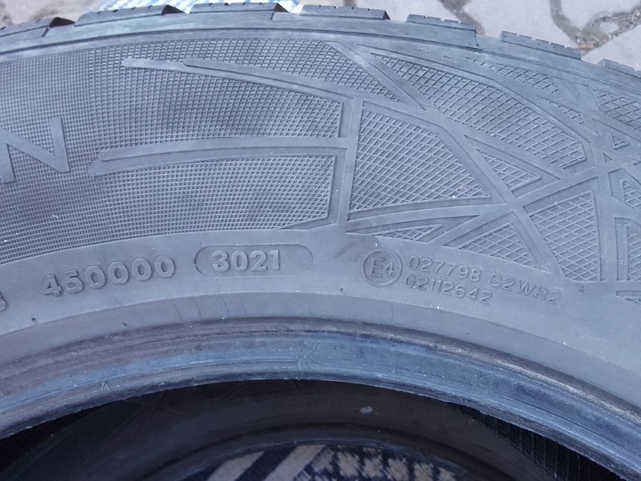 Cena za 2 Opony zimowe 235/60r18 VREDESTEIN 2021r