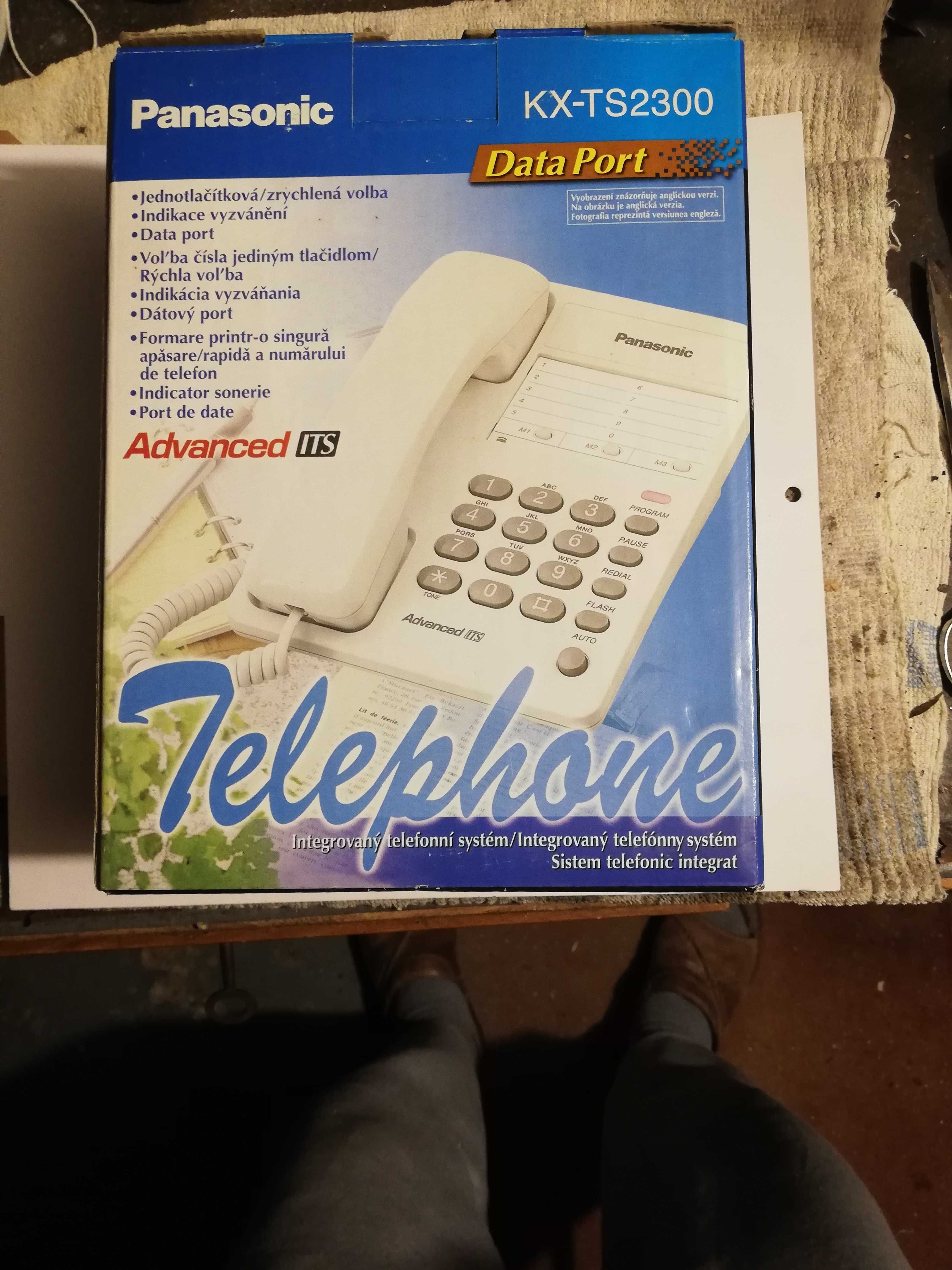 Telefon Panasonic KX-TS2300.