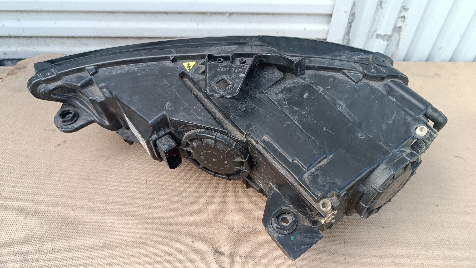 Vendo farol direito xenon de Audi A3 8V ano 2012/17
