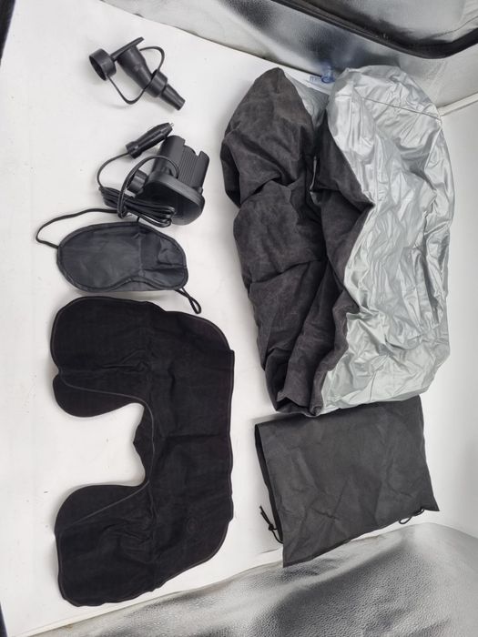 Icelus matetsc dmuchany do samochodu 130 x 27 x 37 cm