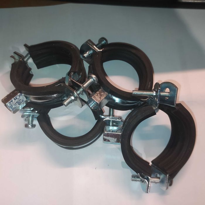 Uchwyt stalowy z gumą 5/4'' (40-45) komplet 4szt