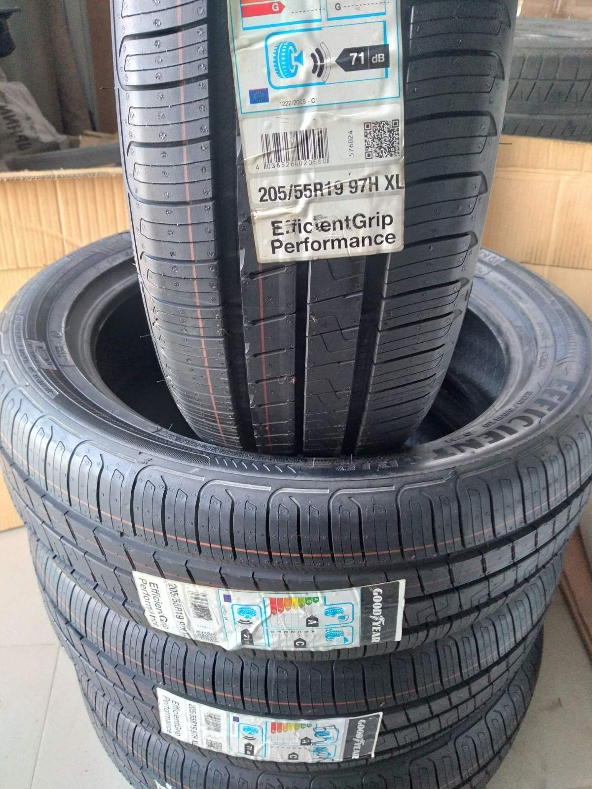 Літні шини Goodyear 205/55 R19