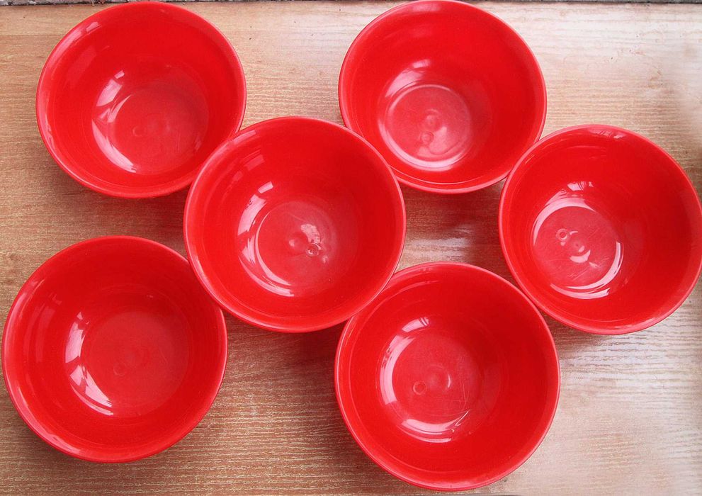 Миска.годівничка для котів, песиків/Кормушка для котов, собачек.