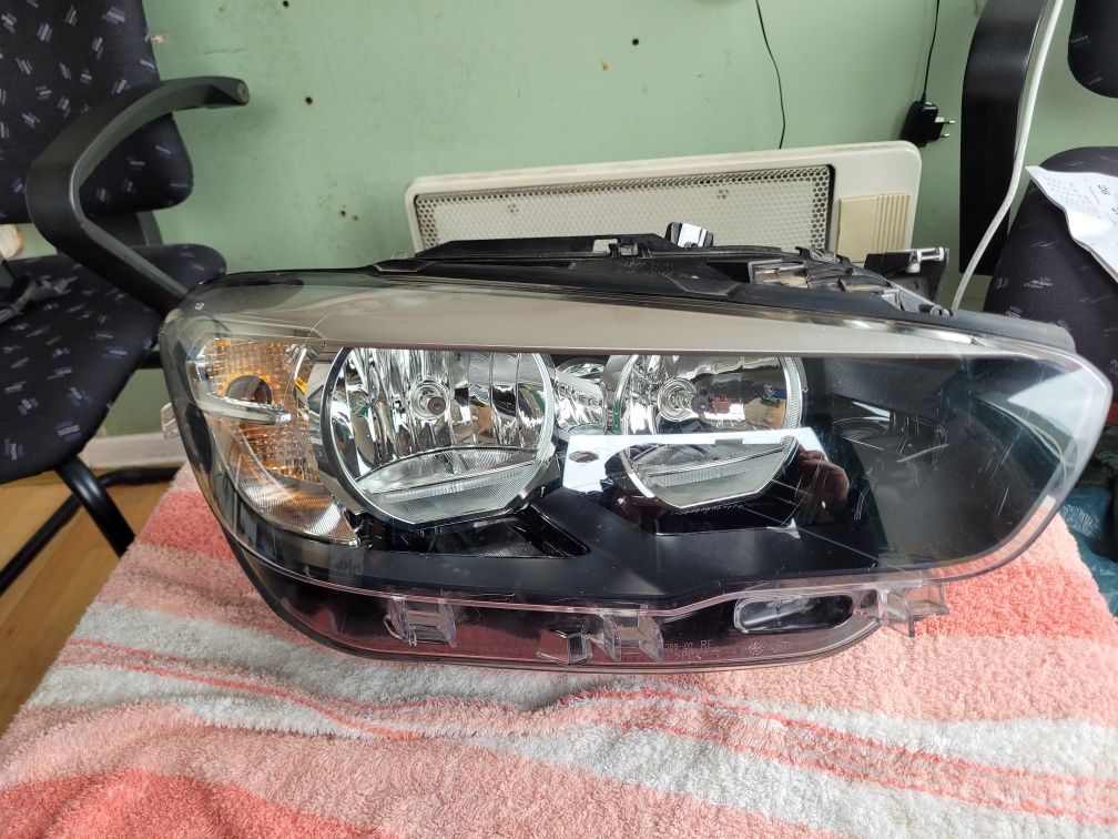 Lampa przednia prawa bmw1 f20f21 zwykła