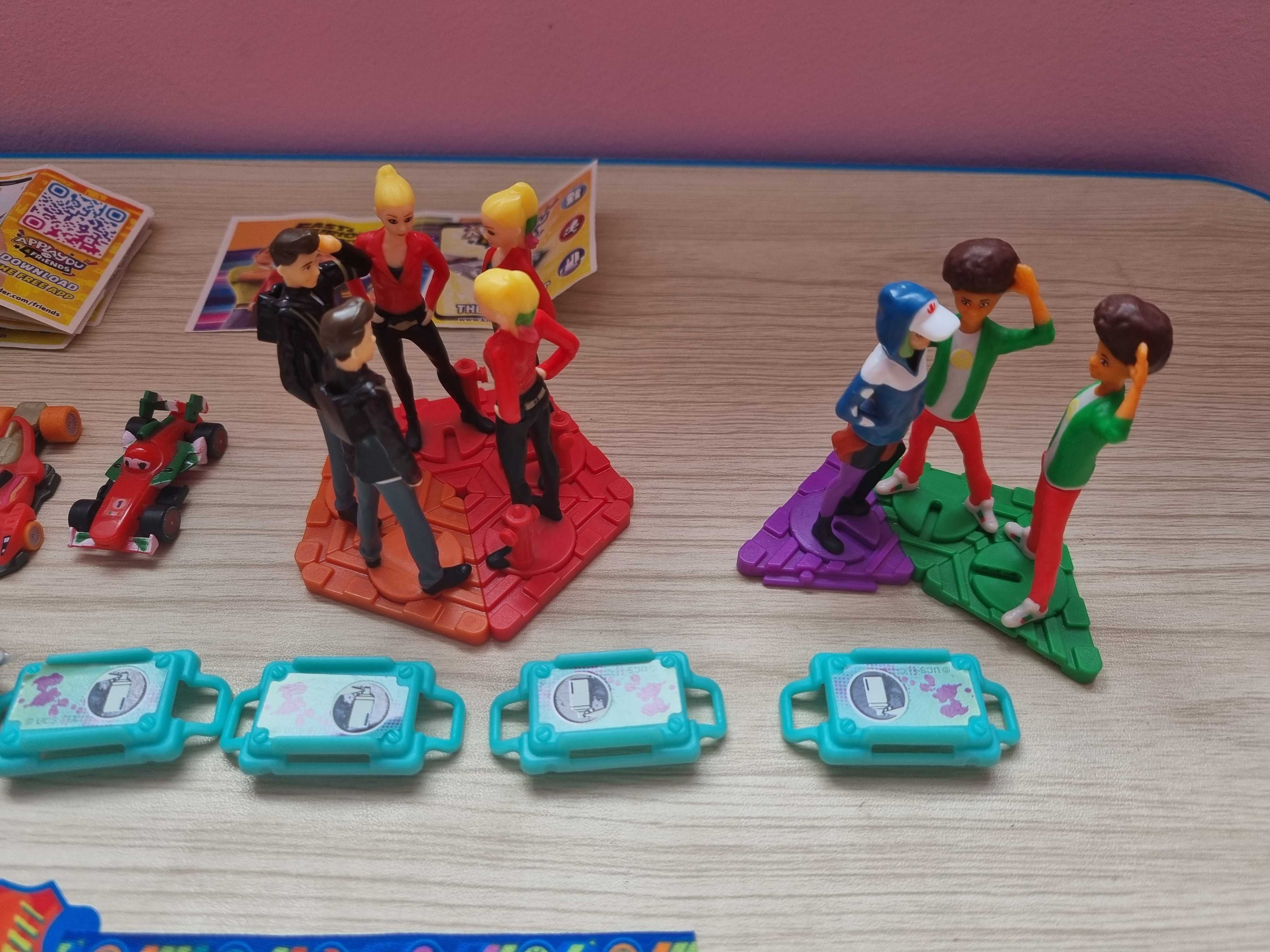 26 SZTUK Kinder Joy Figurki Fast&Furious Spy Racers Figurki Auta Opask