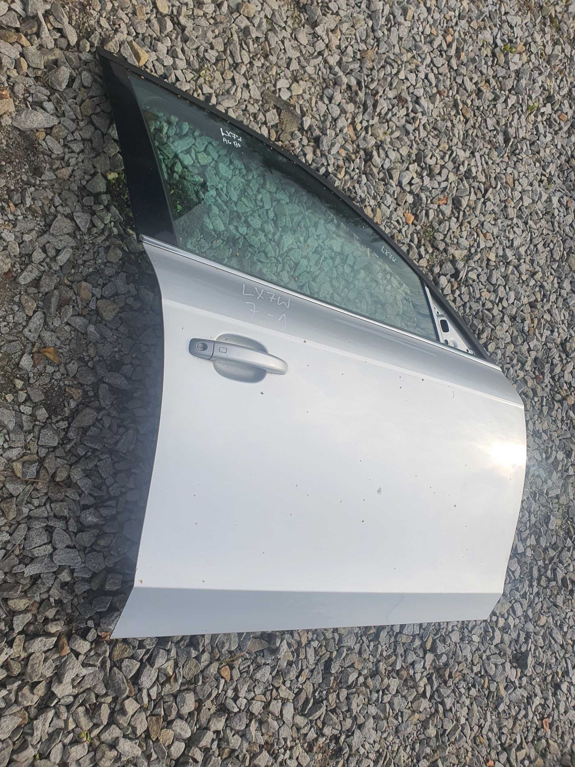 Audi A4 B8 8K drzwi prawy przód kolor LX7W 7-1 AL