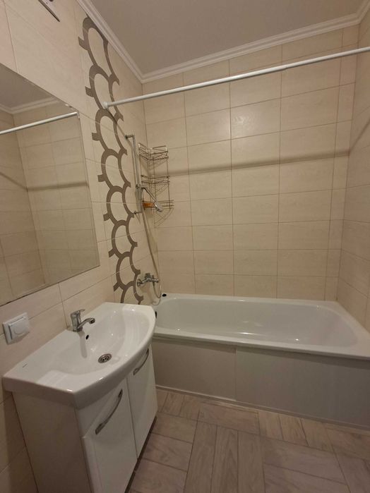 Оренда однокімнатної квартири з гардеробною вул.Дорошенка,22Б(парк)