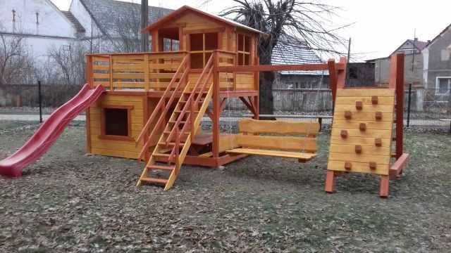 plac zabaw , huśtawka, domek dla dzieci