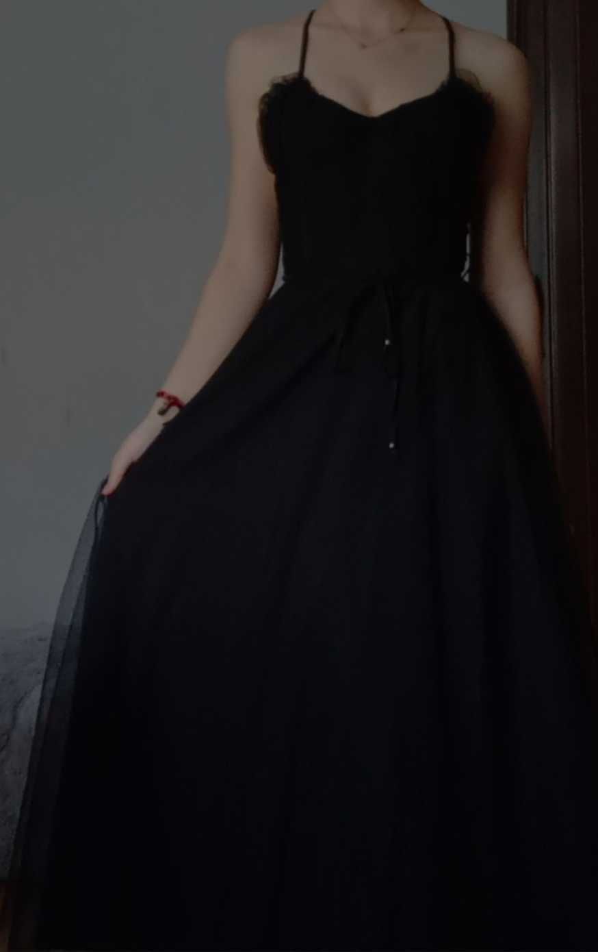 Sukienka czarna studniówkowa