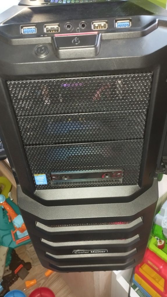 Komputer i7 GTX .