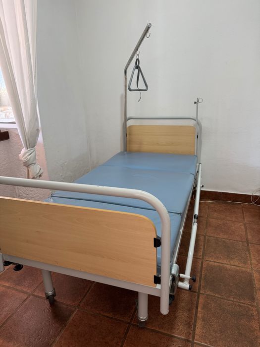 Cama Articulada Elétrica com Acessórios – Usada