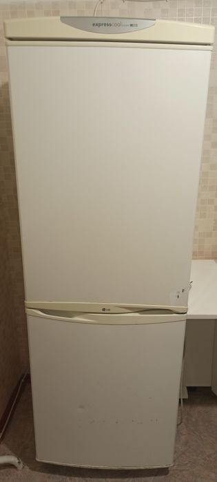 Холодильник б/у в гарному стані