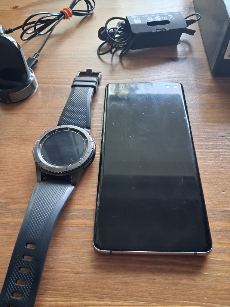 Samsung galaxy S10+ 128GB SM-G975F/ DS+ galaxy watch s3 frontier