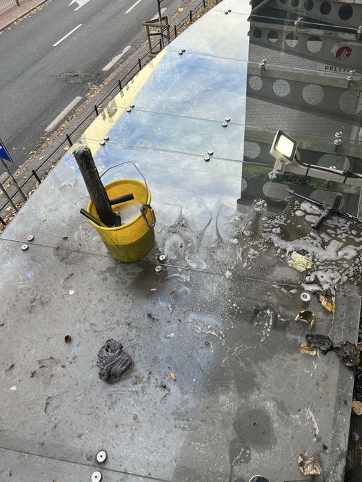 Profesjonalne mycie OKIEN, przeszkleń I fasad, balkonów