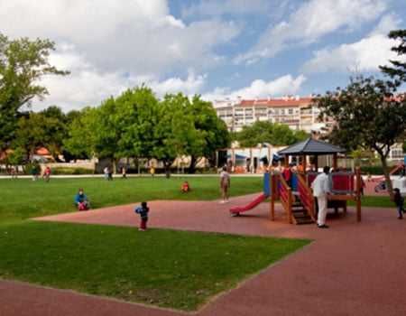 Espaço para festas no jardim - Carcavelos