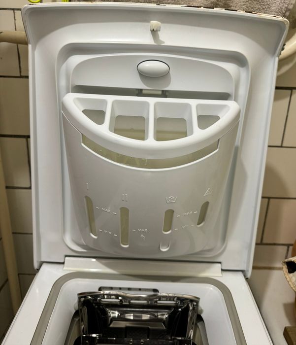 Стиральная машина Ariston AVTL 83