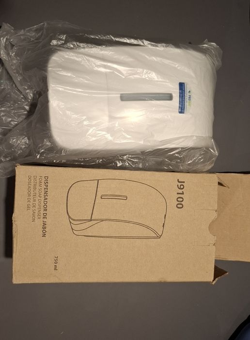 Dozownik mydła ścienny 750 ml