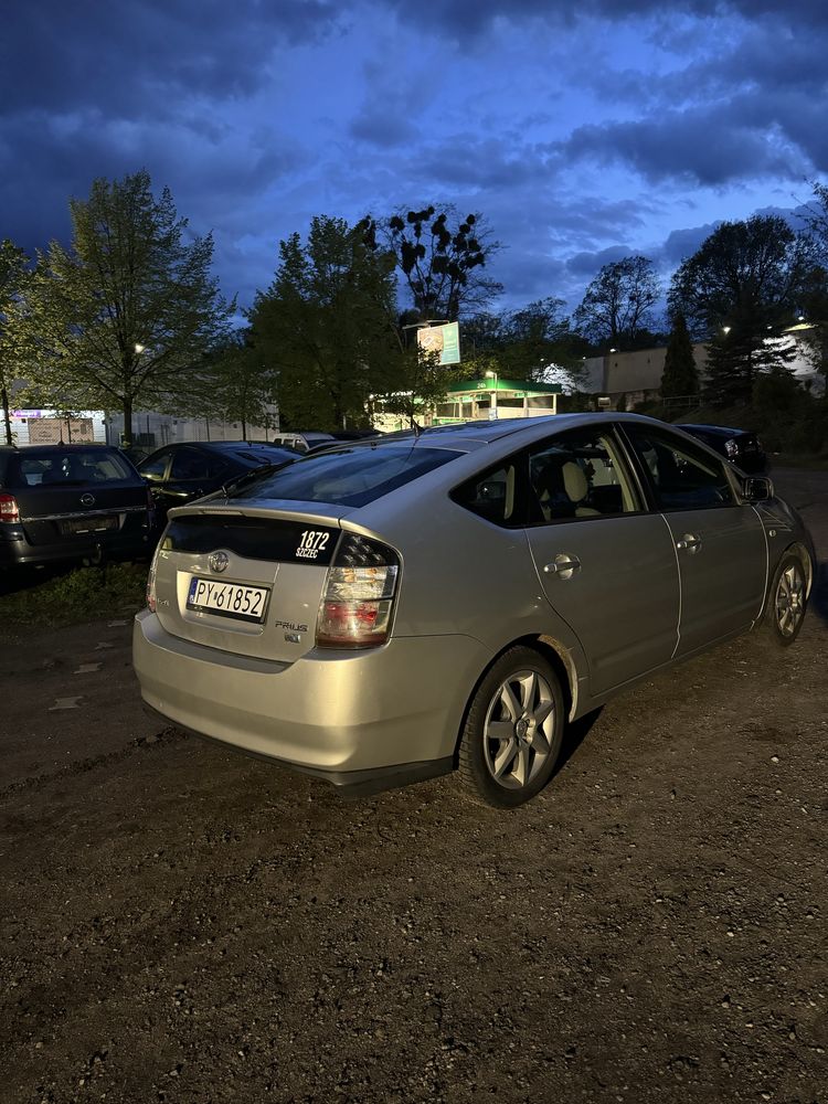 Sprzedam Toyotę Prius 20 w dobrym stanie