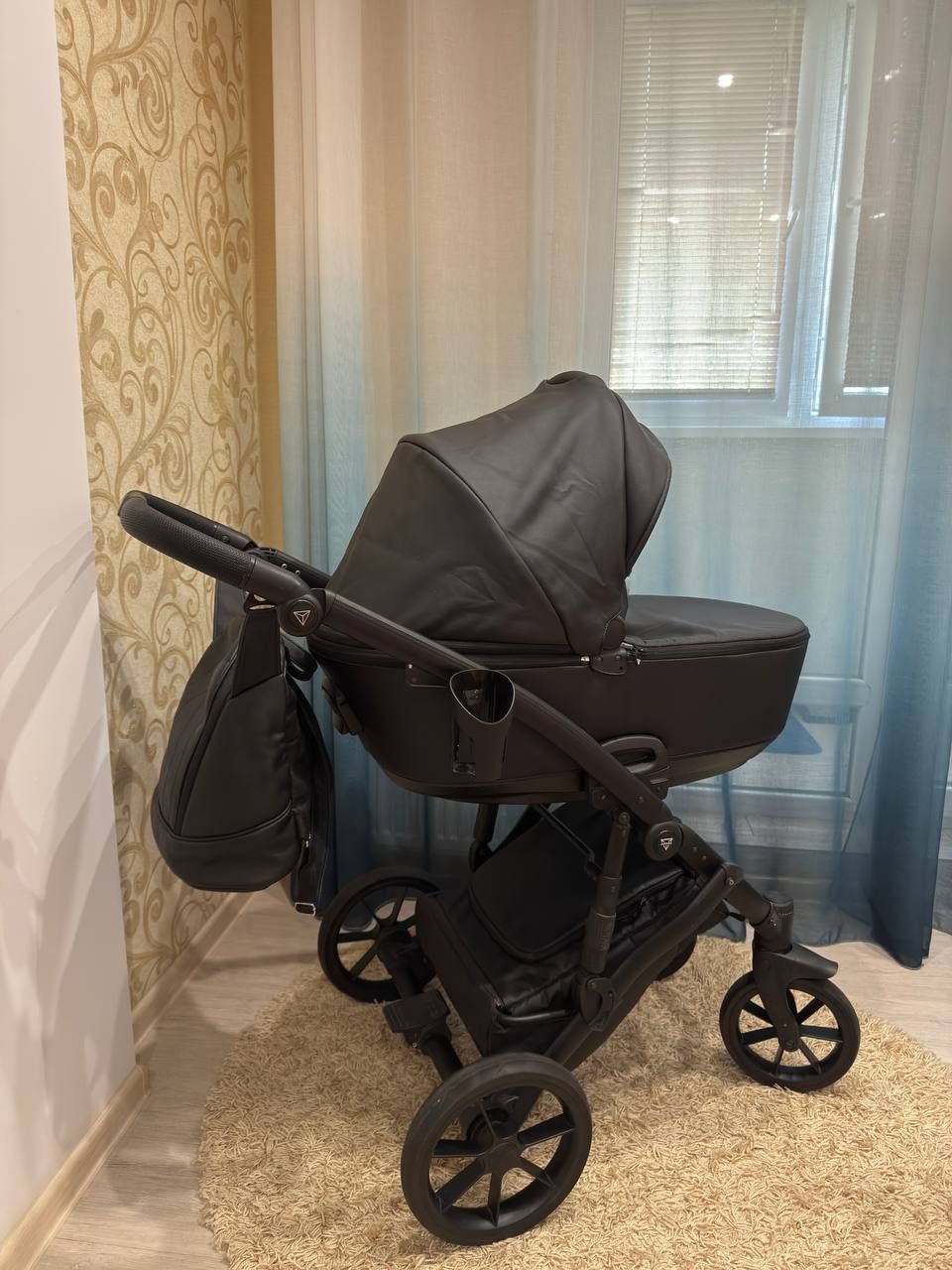 Продам коляску Junama space eco