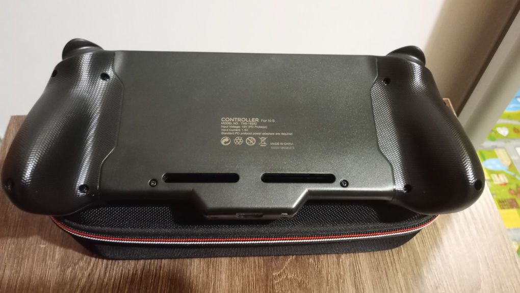 Геймпад Dobe для Nintendo Switch з кейсом