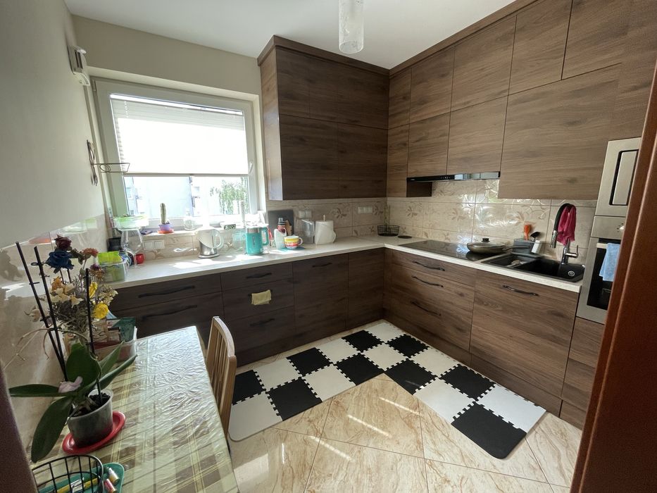 Ostrobramska 126, Praga płd., pokoj bez kaucji dla dziewczyny 1400zł