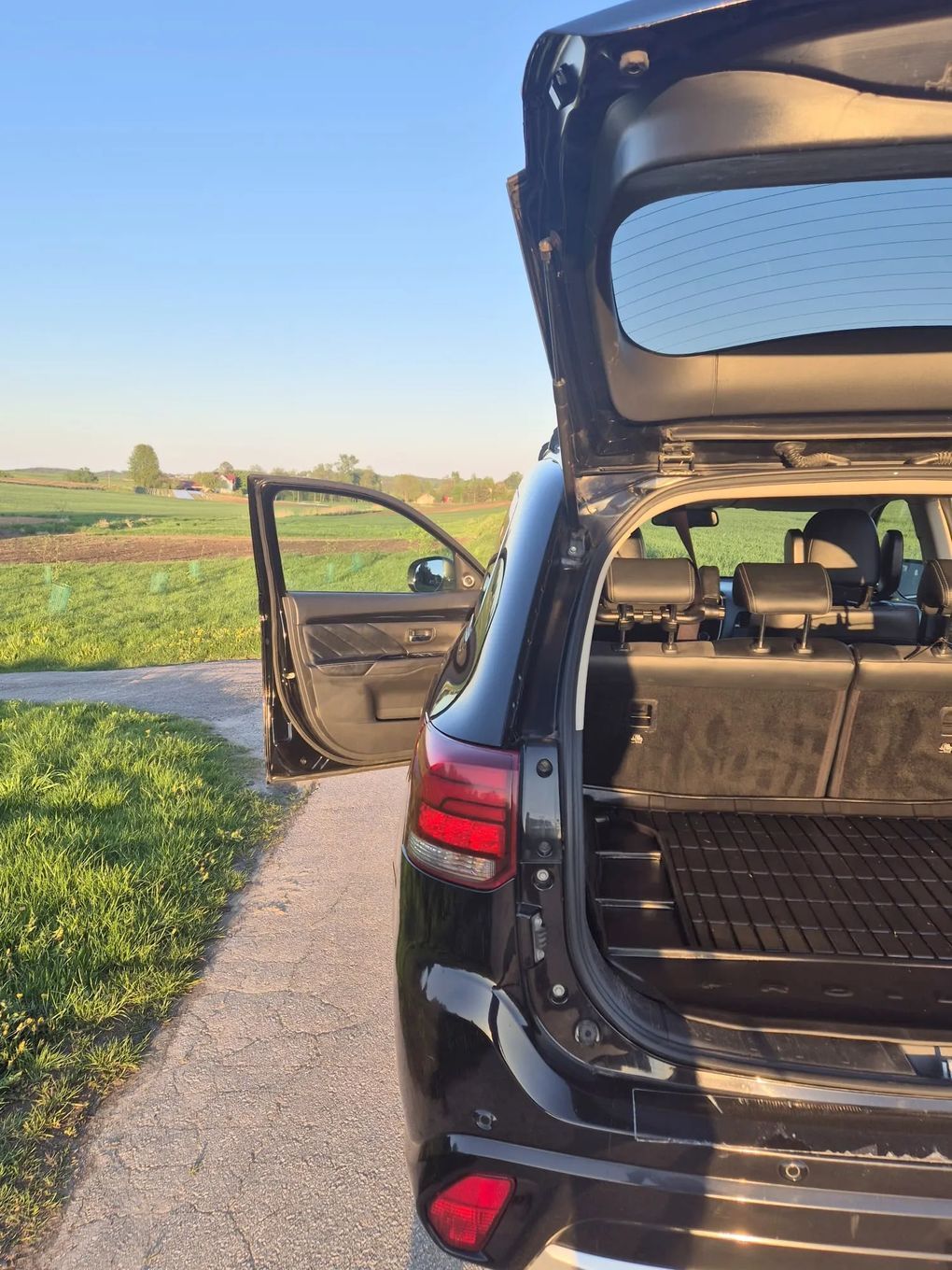 Mitsubishi Outlander Outlander Plug-In Hybrid LIFT + gaz LPG (butla podwieszona)