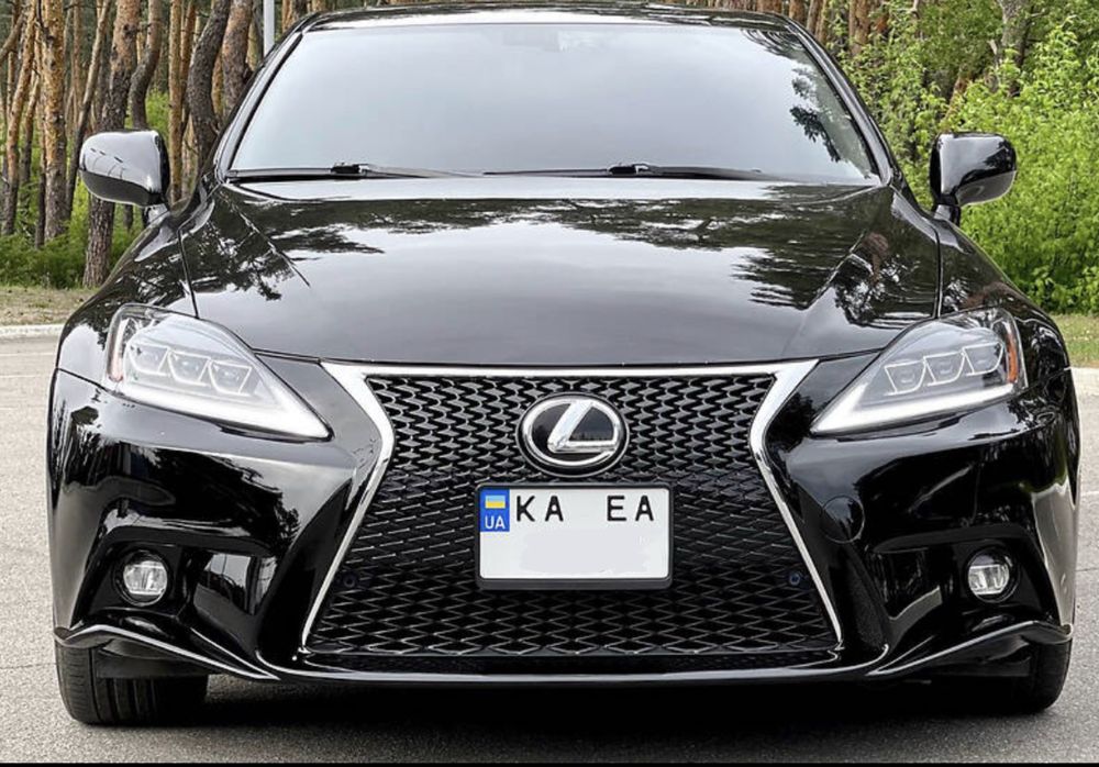 Бампер передний F-Sport решетка LEXUS IS250 IS350 06-12