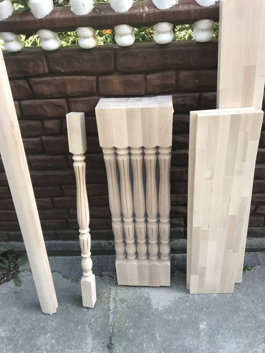 Продам нові букові остатки зі сходів,балясіни,підступеньки ,поручень