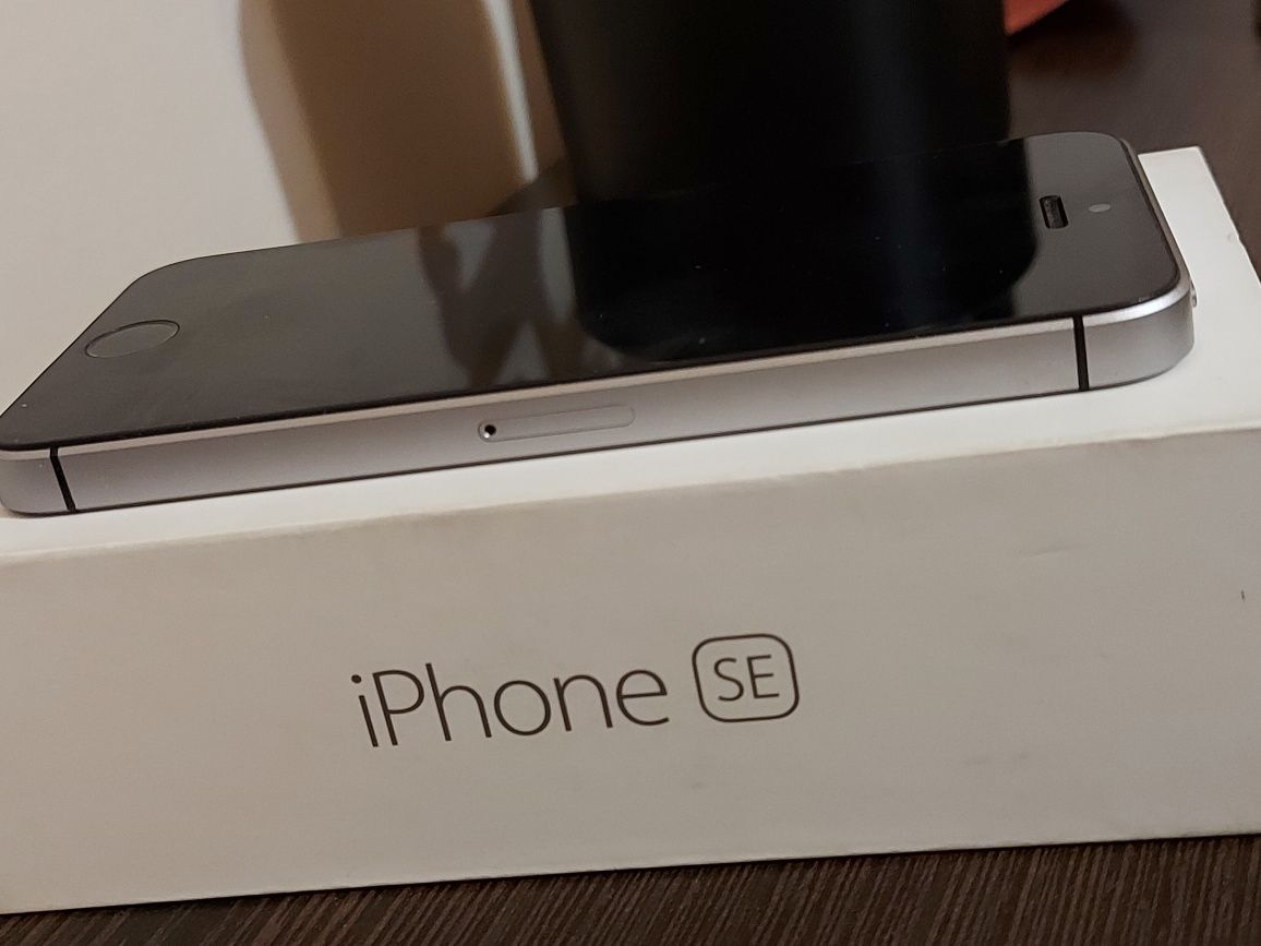 IPhone SE 1 generacja !