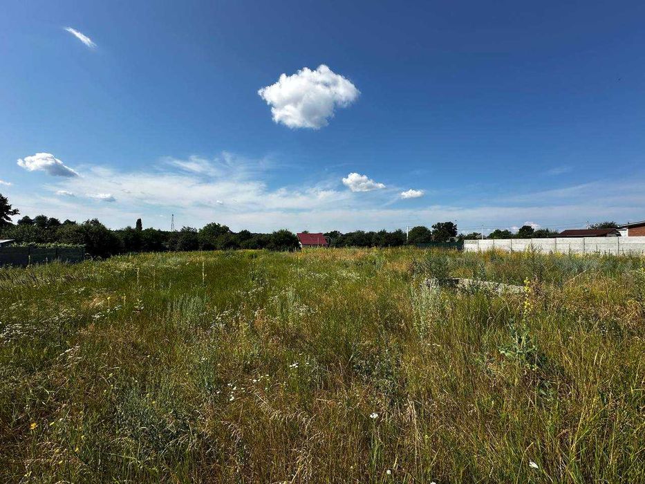 Продаж земельної ділянки в с Микуличі.15сот,асфальтована вулиця.ID:731