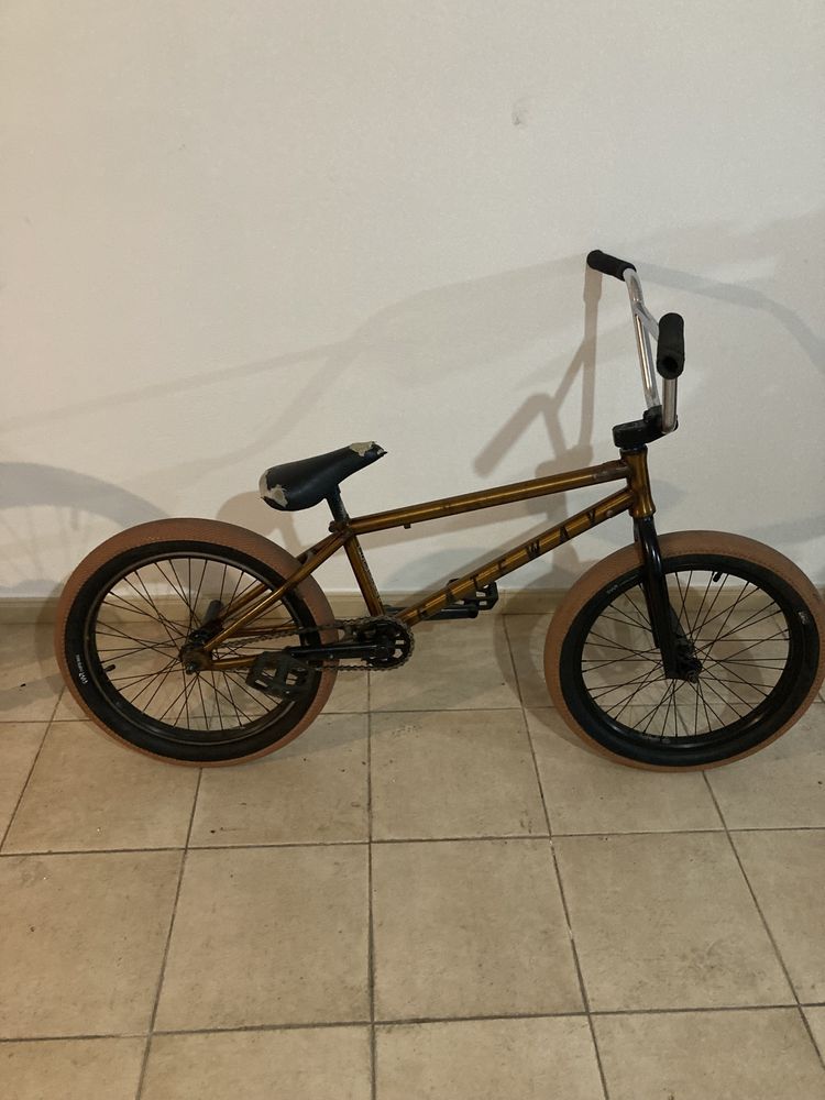 Bicicleta bmx cult