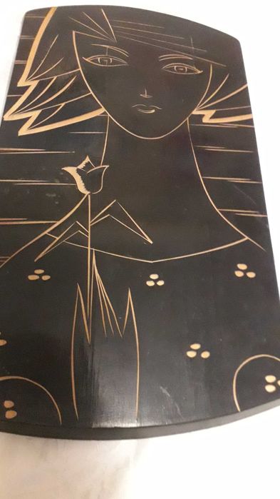 Панно Дівчина з квіткою,різьба,випалювання,дерево