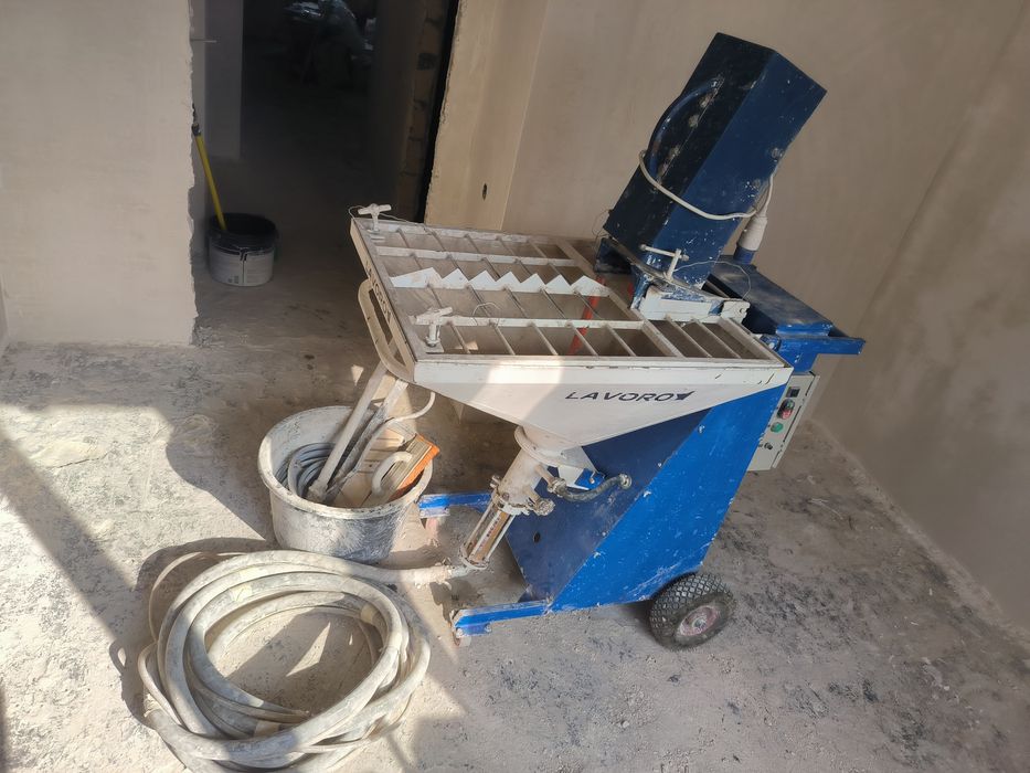 Продам штукатурну станцію Lavoro 220В