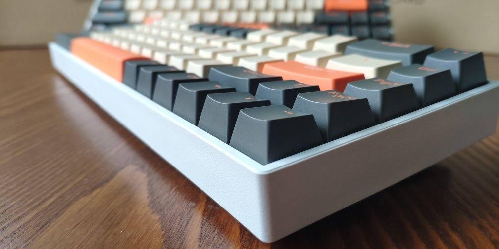 60% Бездротова акумуляторна механічна хотсвапна клавіатура Gibkey G68