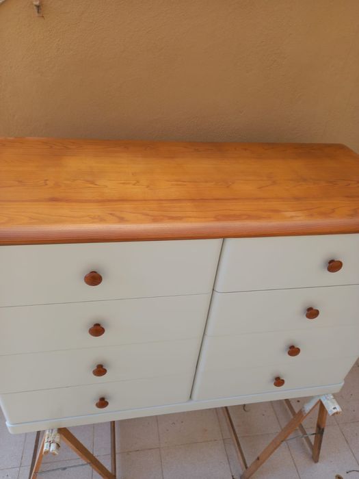 Cómoda Madeira Maciça