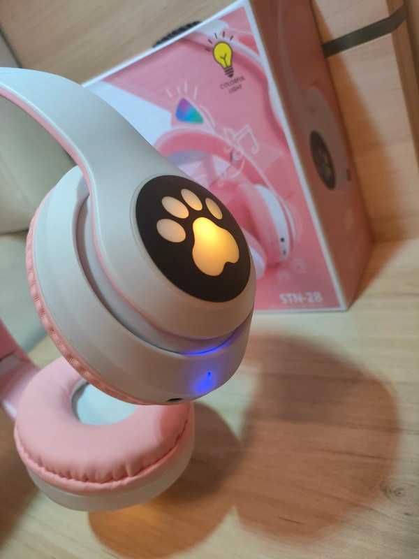 Słuchawki nauszne Bluetooth z kocimi uszami LED RGB - różowe