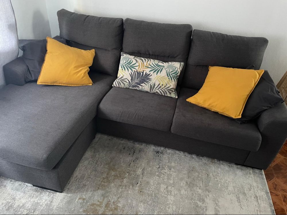 Sofá com chaise long