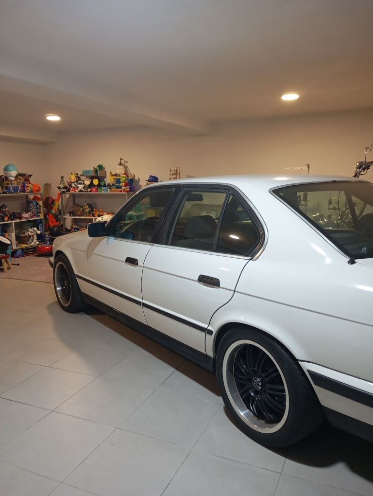 BMW e34 525 tds .