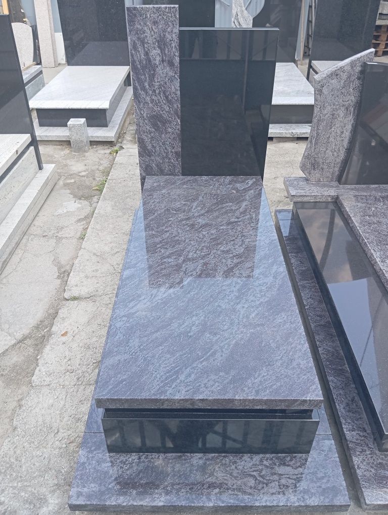Nagrobek  Granitowy