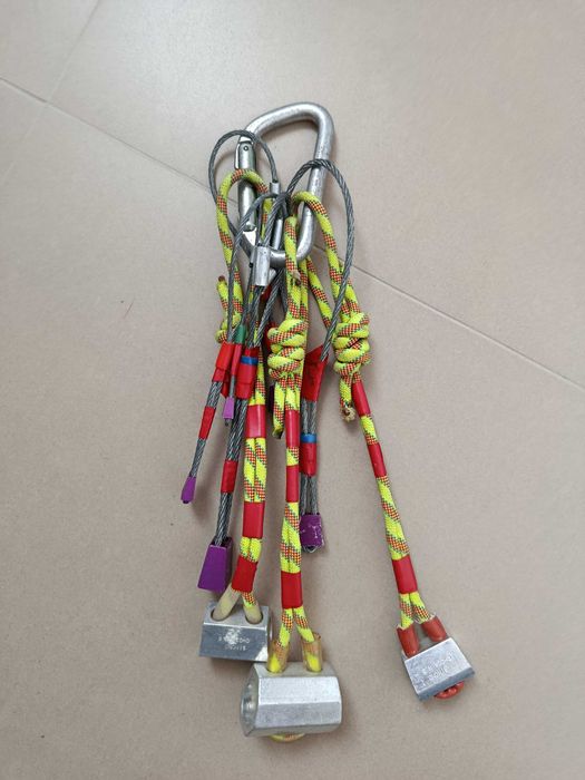 Entaladores para escalada desportiva, espeleologia