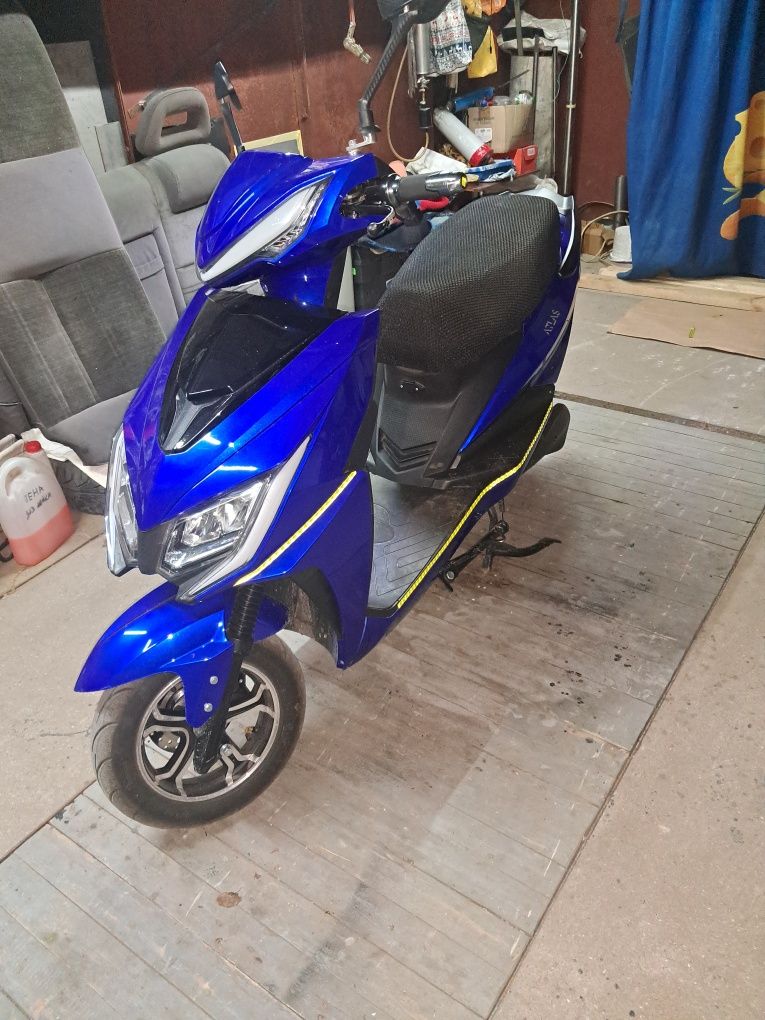 Электроскутер Atlas Spider Lithium Blue